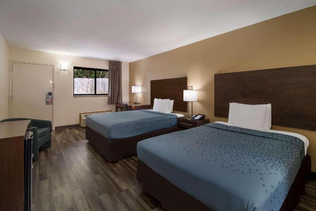 Econo Lodge Martin Extérieur photo
