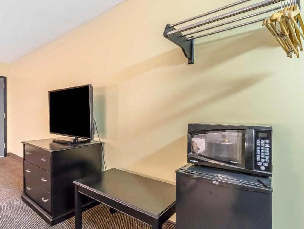 Econo Lodge Martin Extérieur photo